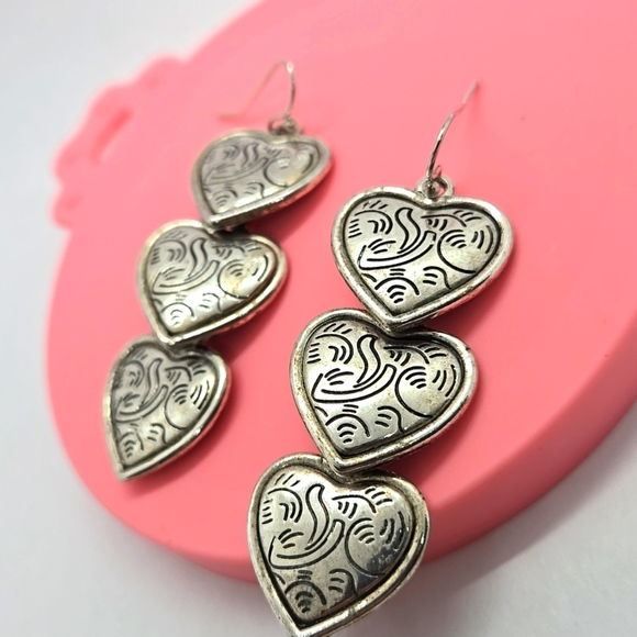 Vintage silver tone triple hearts drop earrings - Picture 13 of 17